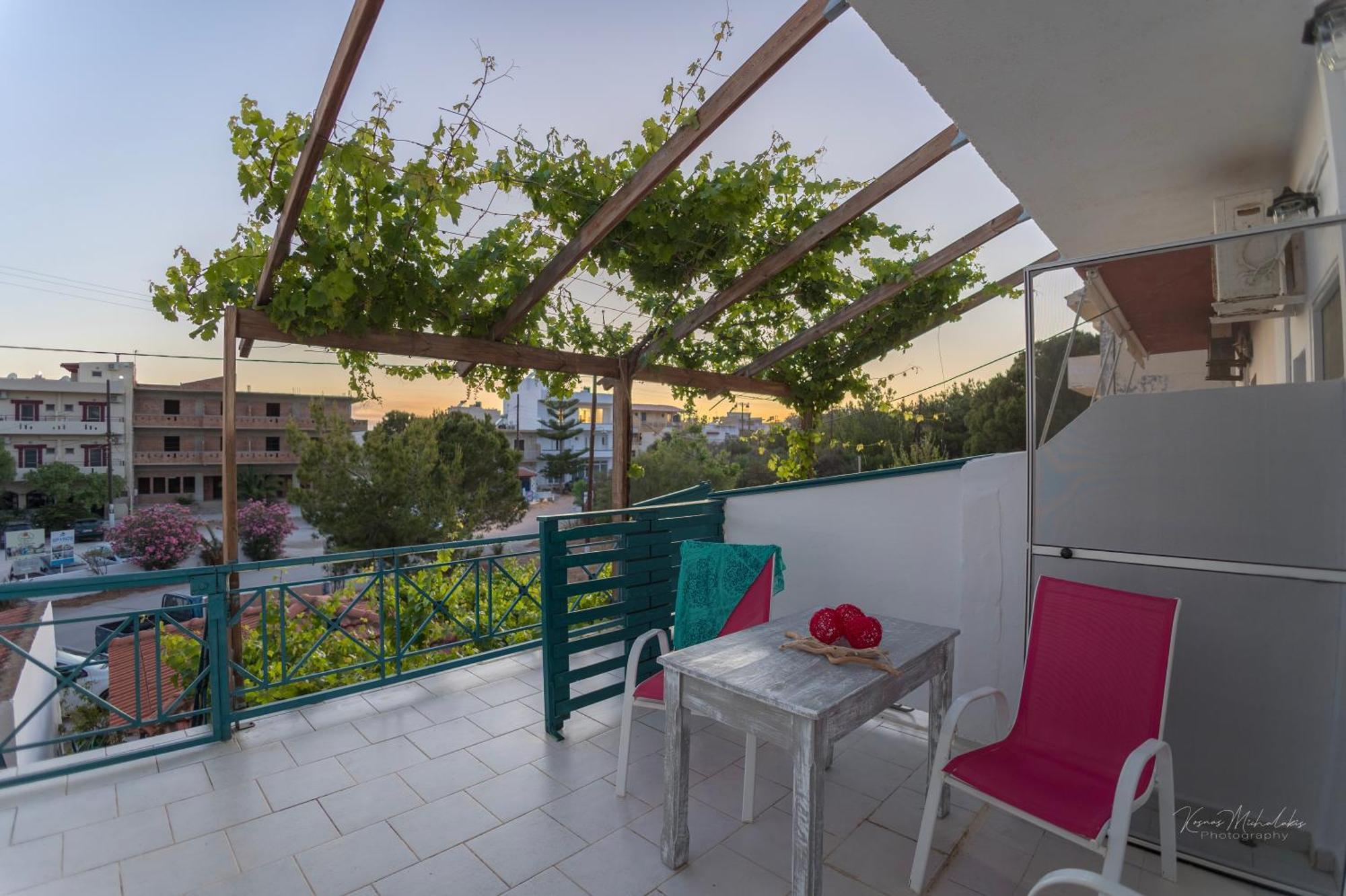 Galini Apartments Ideal For Family Near The Beach Kalamaki  Exterior photo